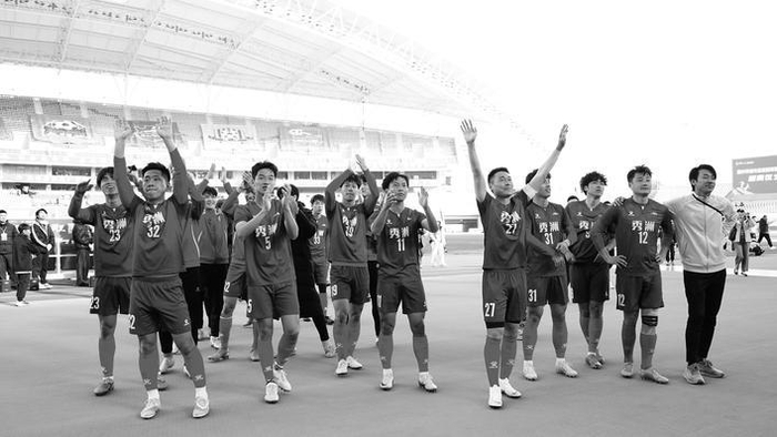 体育直播-不败之师铸荣耀 场内场外皆风景|足球|秀洲队|秀洲|俊杰|嘉兴日报_新浪体育_新浪新闻